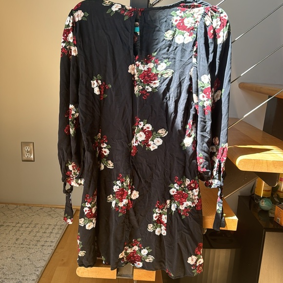 Zara floral mini dress - Picture 2 of 3
